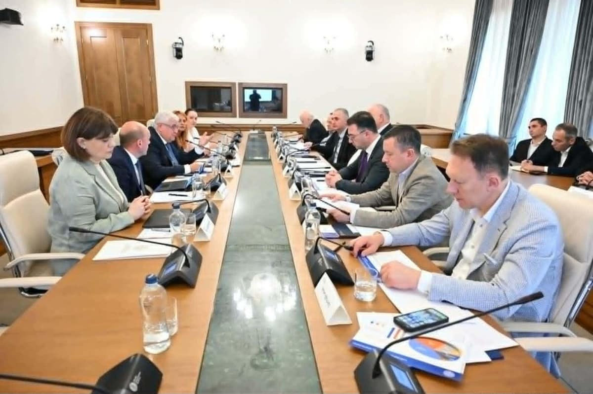 პარლამენტში დაზღვევის სახელმწიფო ზედამხედველობის სამსახურის სამეთვალყურეო საბჭოს სხდომა გაიმართა