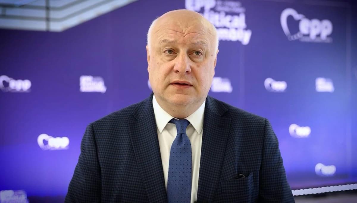 გიგი წერეთელი EPP-ის ასამბლეაზე - პოლიტიკურმა მართლმსაჯულებამ ბევრი ლიდერი ციხეში გამოკეტა, ზოგი კი განმეორებით განაჩენს ელოდება - ორ წელზე მეტია ათასობით მოქალაქე ყოველდღიურად აპროტესტებს და ითხოვს სამართლიან არჩევნებს რეპრესიების დასასრულებლად