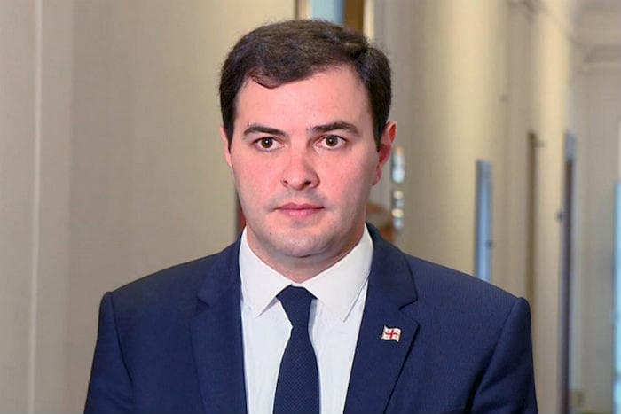„სახელმწიფო ელექტროსისტემის“ მრჩეველთა საბჭოს წევრი ადასტურებს, რომ ვანო ზარდიაშვილმა თანამდებობა დატოვა, თუმცა აცხადებს, რომ მისი წასვლა სემეკის განცხადებას არ უკავშირდება და „ხაზების პრობლემები ერთი პირის ბრალი ვერ გახდება“