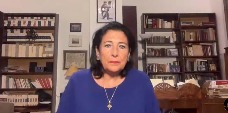 სალომე ზურაბიშვილი თინათინ რუხაძის გადადგომაზე - დიდად საინტერესო არ არის, რადგან  ერთ-ერთი ეპიზოდია შიდა უნდობლობის, დაჯახების, რეალურად, ეს არის გროვა, რაღაცნაირი გუნდი და არა მთავრობა