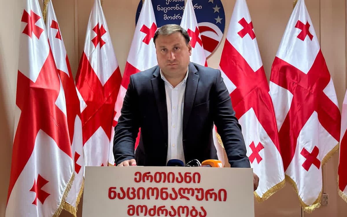 ლაშა ფარულავა - მამუკა მდინარაძე გაუშვა ივანიშვილმა - ვერაფერმა უშველა, ვერც ირაკლი კობახიძის პროტექციამ, ვინაიდან მას დაუმტკიცეს საერთო კორუფციული ყულაბიდან ფულის მოპარვა, კრიპტოანგარიშებზე ფულის გადარიცხვა